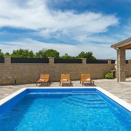 Matea Tatil Evi Pula